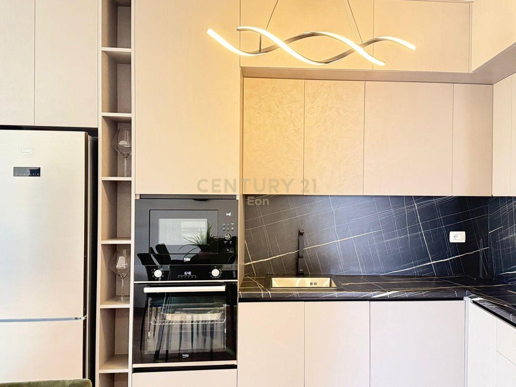 Apartament 2+1+2 Me Qira me Pamje Deti,  Vollga Durrës - 900€ | 100 m²