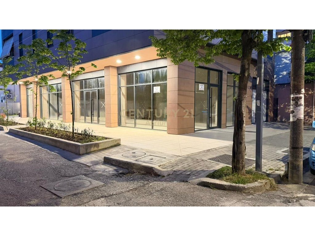 JEPET ME QIRA AMABJENT KOMERCIAL 120M2 PRANE SHKOLLES SE KUQE!