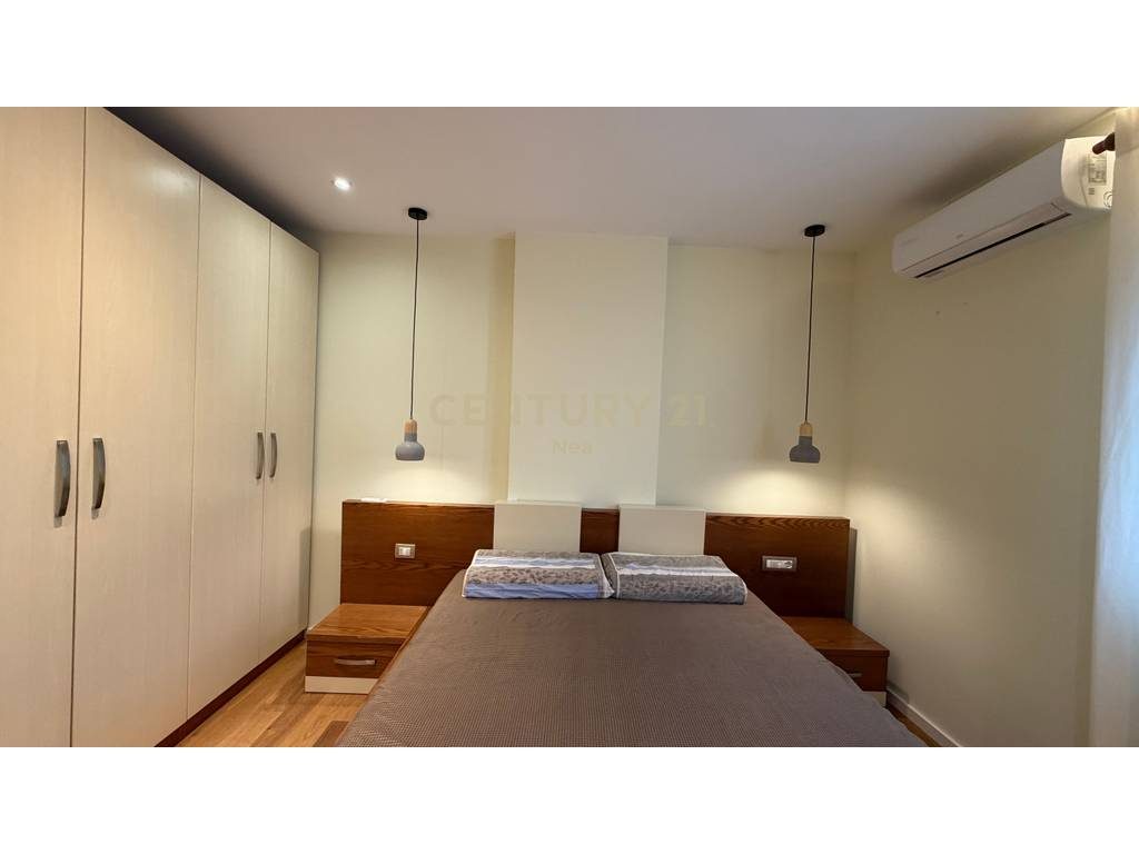 🏡 Apartament 3+1 Modern Pranë Qendrës – Me Qira