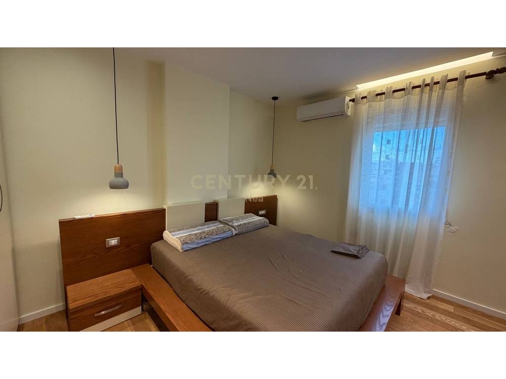 🏡 Apartament 3+1 Modern Pranë Qendrës – Me Qira