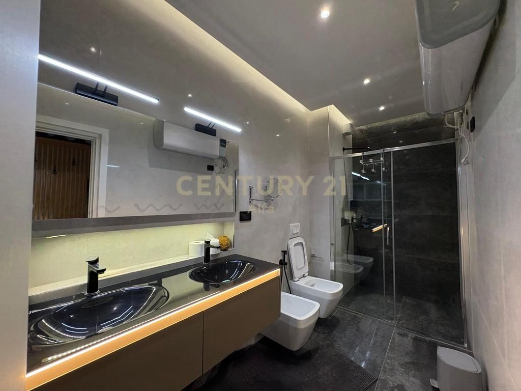 Jepet me qira apartament 2+1+2 tek Shallvaret!
