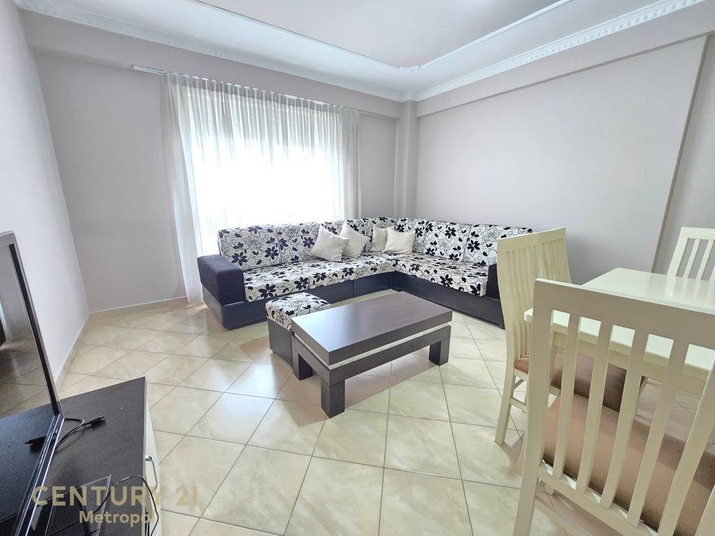 Japim me qira apartament 2+1+2+garazh te rruga Jordan Misja!