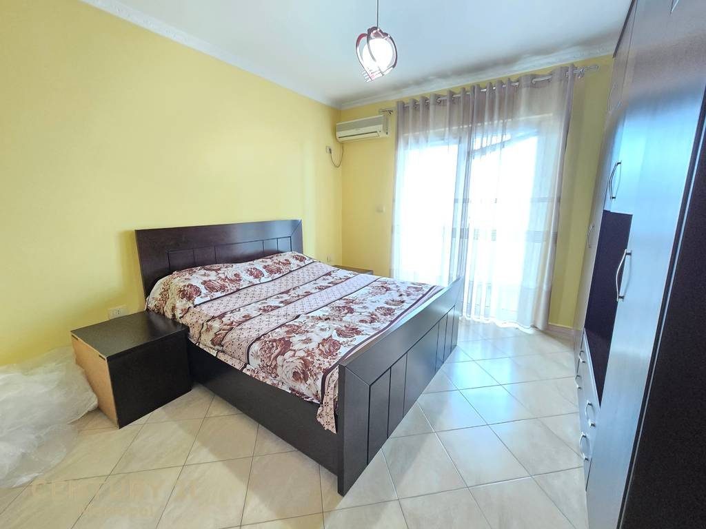 Japim me qira apartament 2+1+2+garazh te rruga Jordan Misja!