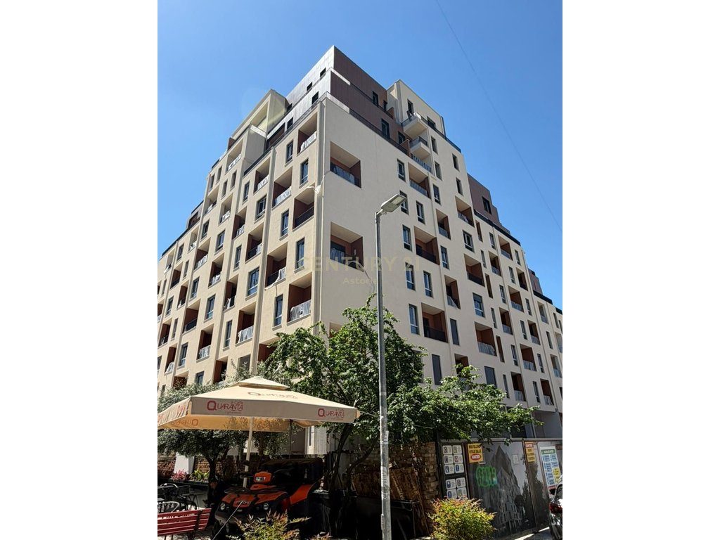 Apartament 2+1+2 në shitje, i pozicionuar në katin e 4-t të një ndërtimi të ri me ashensor