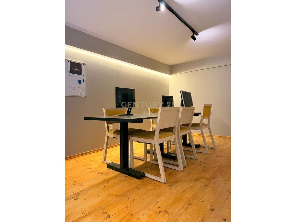 Jepet me Qera njesi Biznesi Duplex 20m2, Farke e vogel