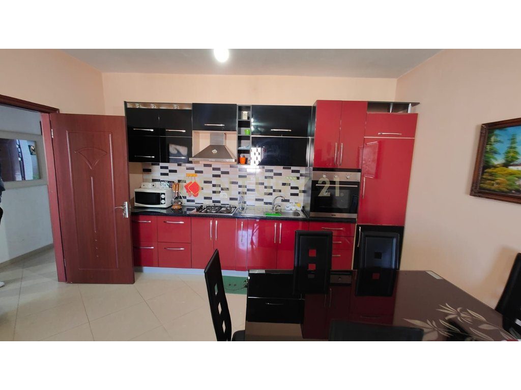 Apartament 2+1+2 për shitje në Zonën e Astirit, Tiranë