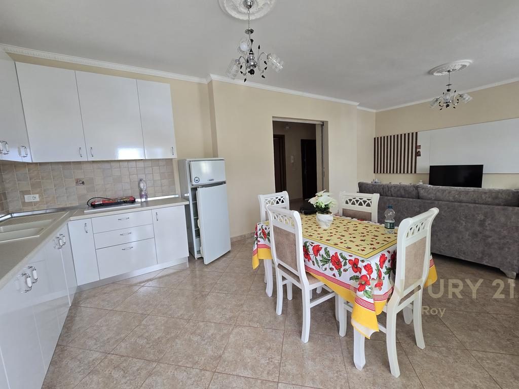 OFROJM APARTAMENT ME PAMJE DETI PER QIRA!!!!