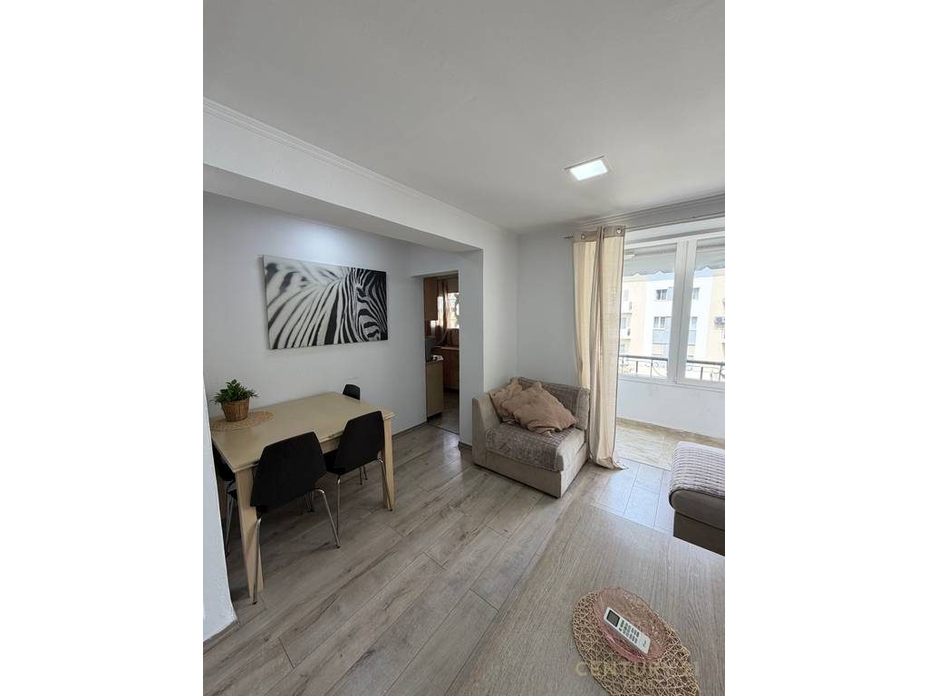 Apartament 2+1 me qira në qendër