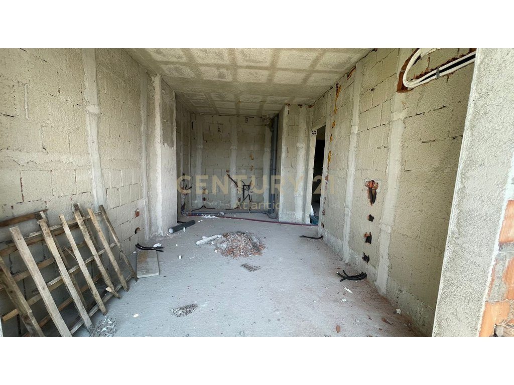 Shitet Apartament 1+1 Ndertim i Ri ne Golem!