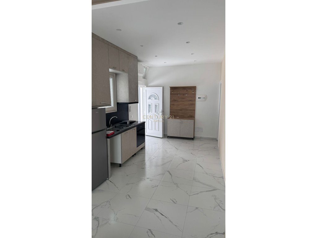 JEPET APARTAMENT 1+1 ME QIRA TEK RRUGA 5 MAJI !!