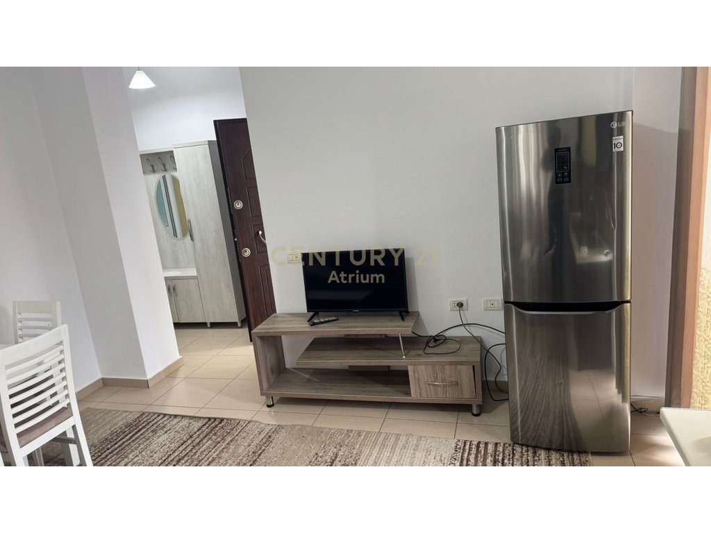 JEPET APARTAMENT 1+1 ME QIRA TEK RRUGA 5 MAJI !!
