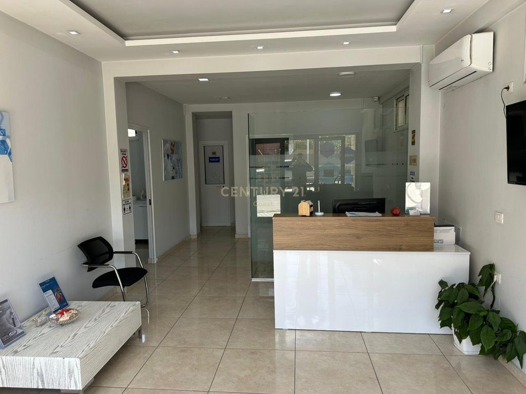 AMBIENT BIZNESI ME QIRA PRANE SPITALIT, VLORE  – IDEAL PËR KLINIKË, LABORATOR OSE QENDËR ESTETIKE