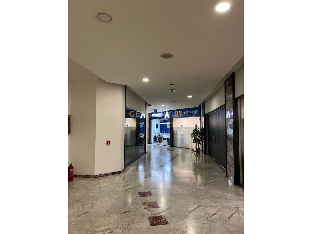 Ambient Komercial  per qira tek Torre Drini!