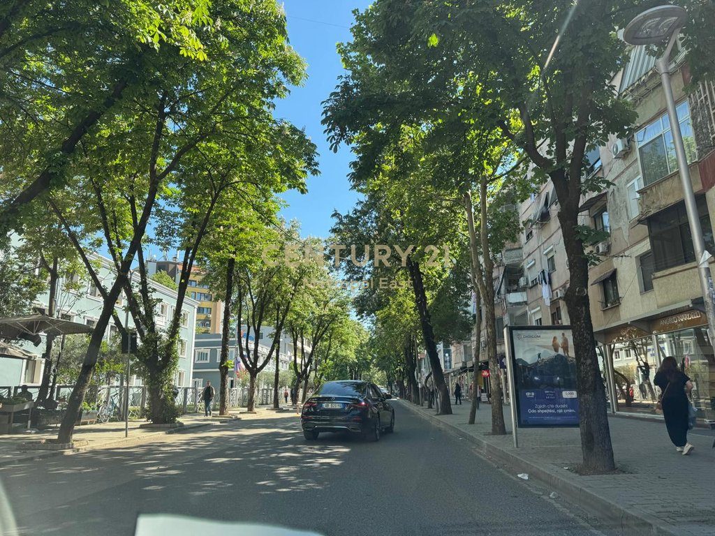 Apartament 1+1 për Shitje – Myslym Shyri, Tiranë