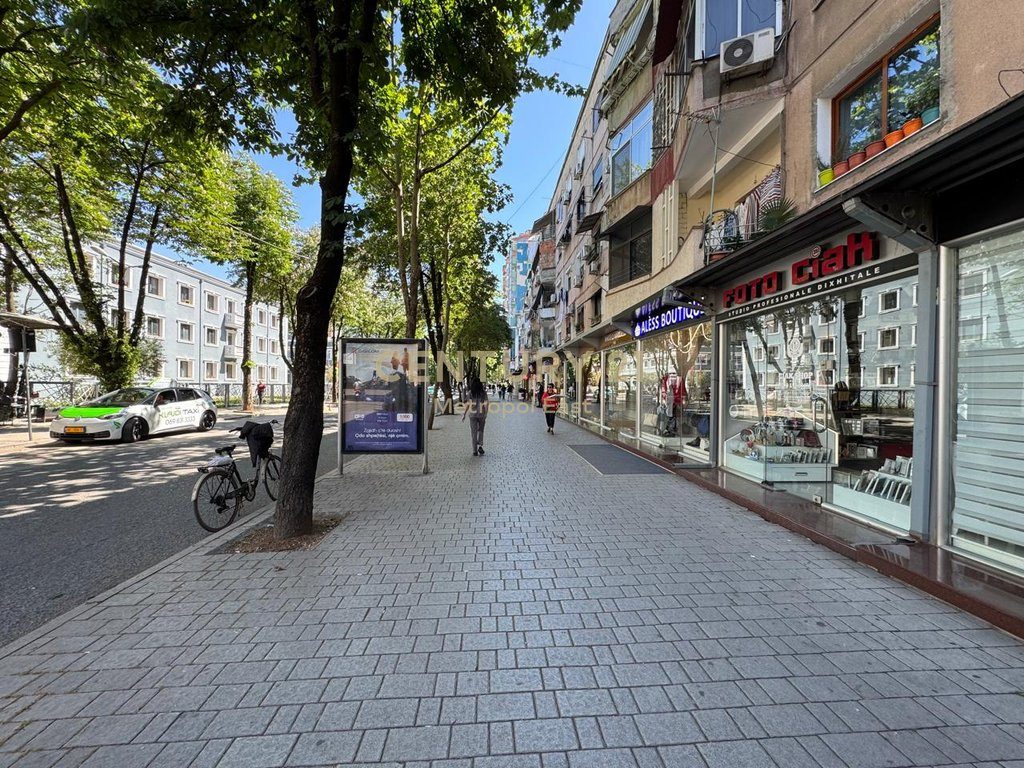 Apartament 1+1 për Shitje – Myslym Shyri, Tiranë