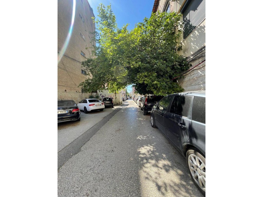 Apartament 1+1 për Shitje – Myslym Shyri, Tiranë