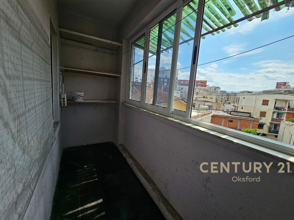 SHITET APARTAMENT 2+1 TE ALI DEMI , SHKOLLA 1 MAJ