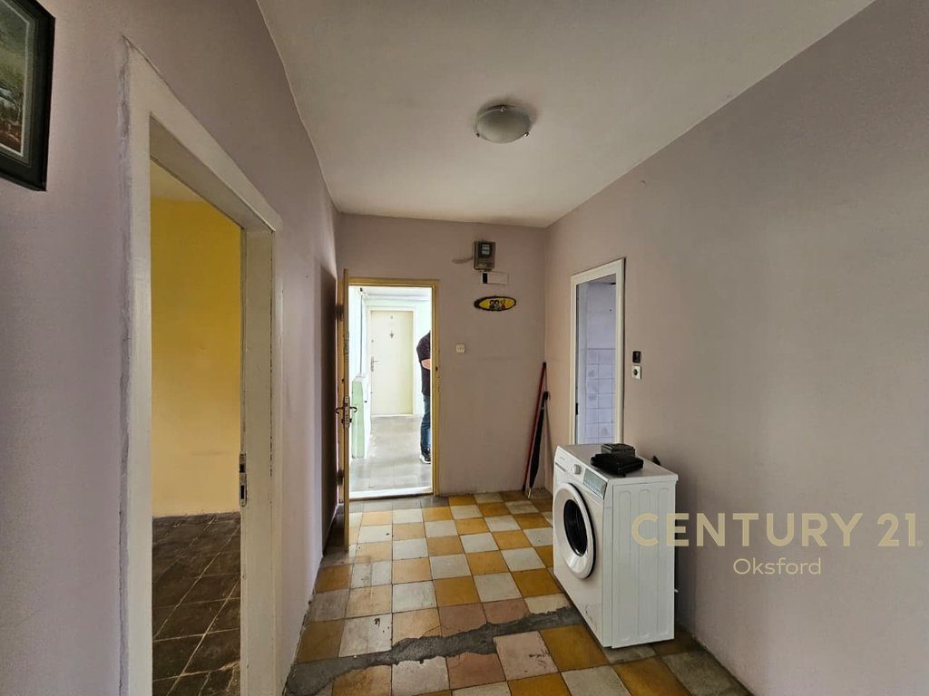 SHITET APARTAMENT 2+1 TE ALI DEMI , SHKOLLA 1 MAJ