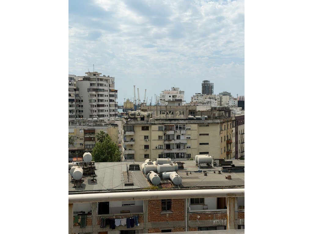 Apartament 1+1 Me Qira në zonën Stacioni i Trenit, Durrës.