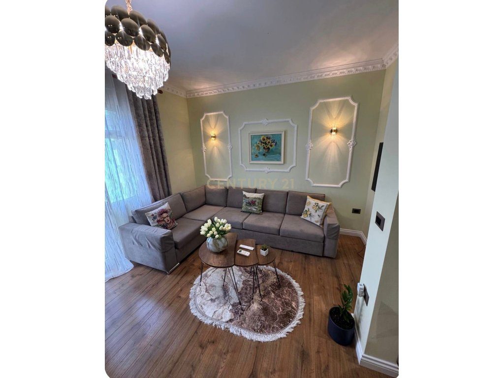Apartament 1+1 me qera tek Muzeumi i Deshmoreve  , Durres !!!