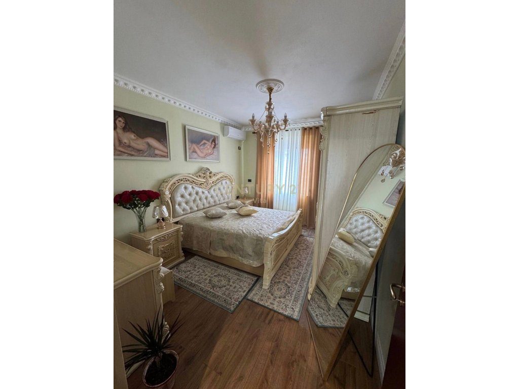 Apartament 1+1 me qera tek Muzeumi i Deshmoreve  , Durres !!!