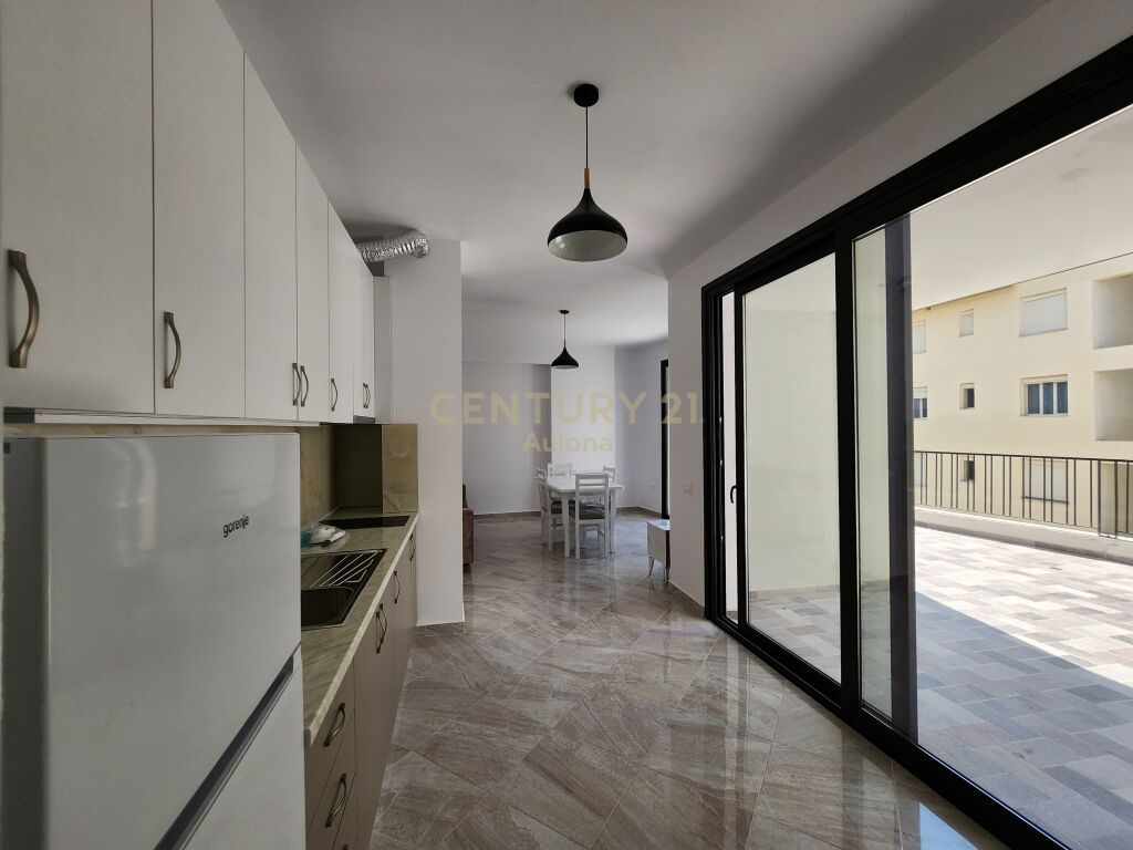 Jepet me Qira Apartament 1+1  në Lungomare
