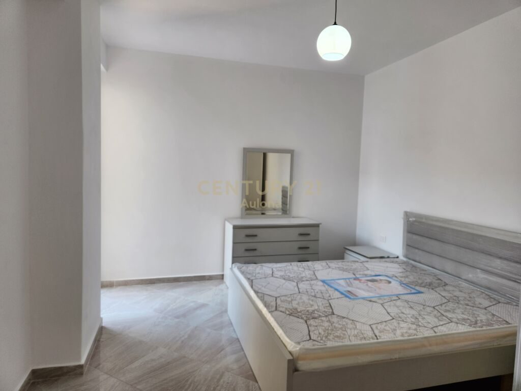 Jepet me Qira Apartament 1+1  në Lungomare