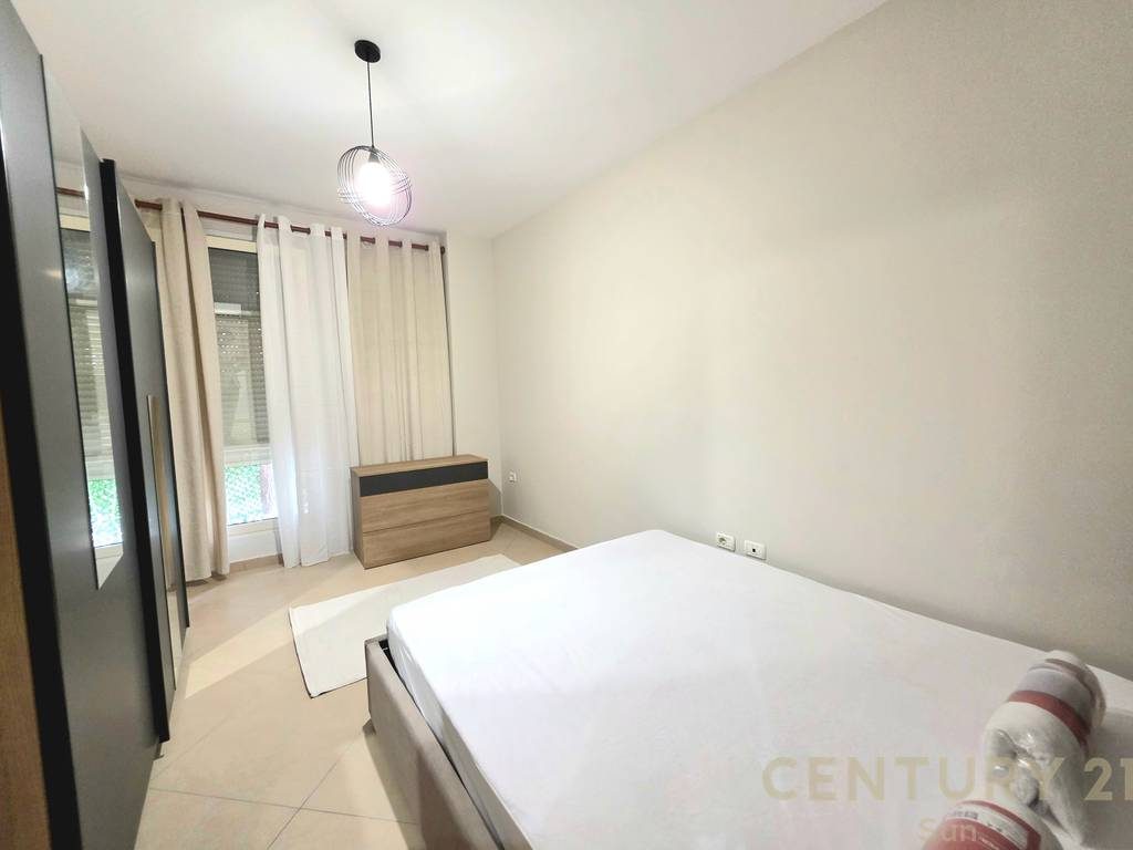 APARTAMENT 2+1 PER QIRA NE RRUGEN PETI