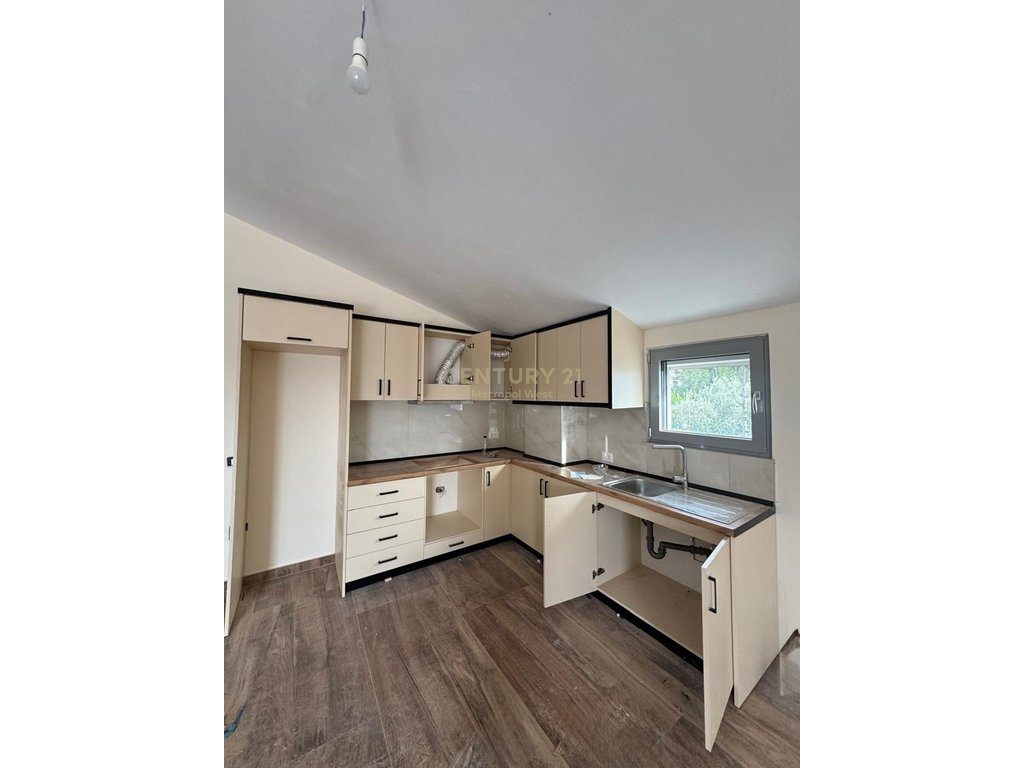 Apartament 2+1 me qira te Liqeni i Farkës