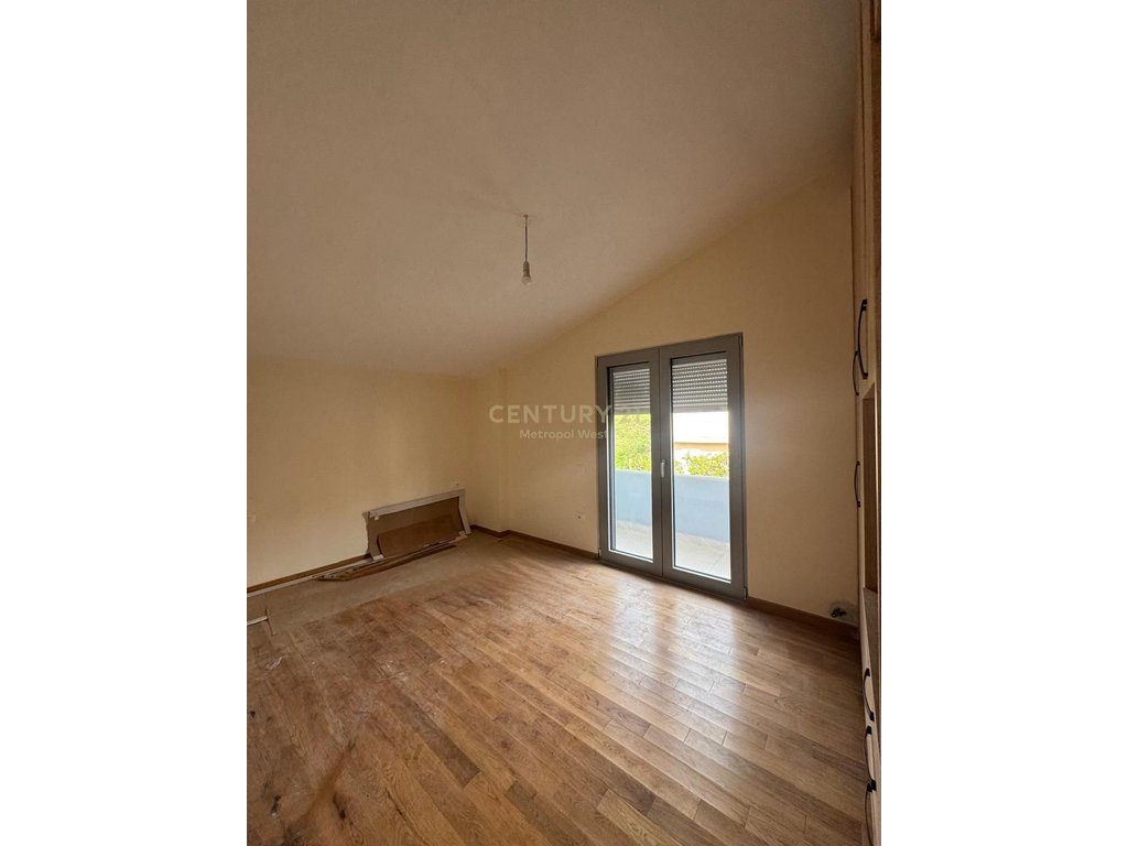 Apartament 2+1 me qira te Liqeni i Farkës