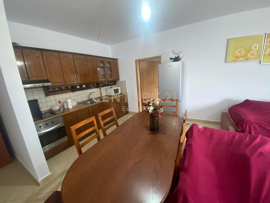 FRESKU, JAPIM ME QIRA APARTAMENT 1+1