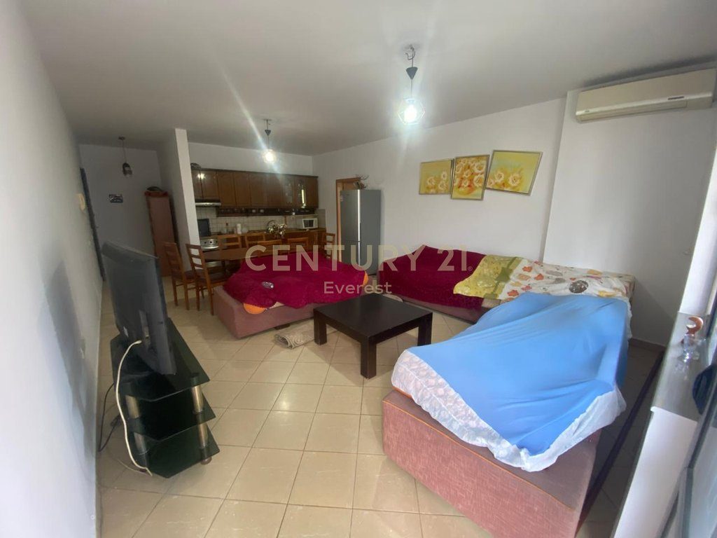 FRESKU, JAPIM ME QIRA APARTAMENT 1+1