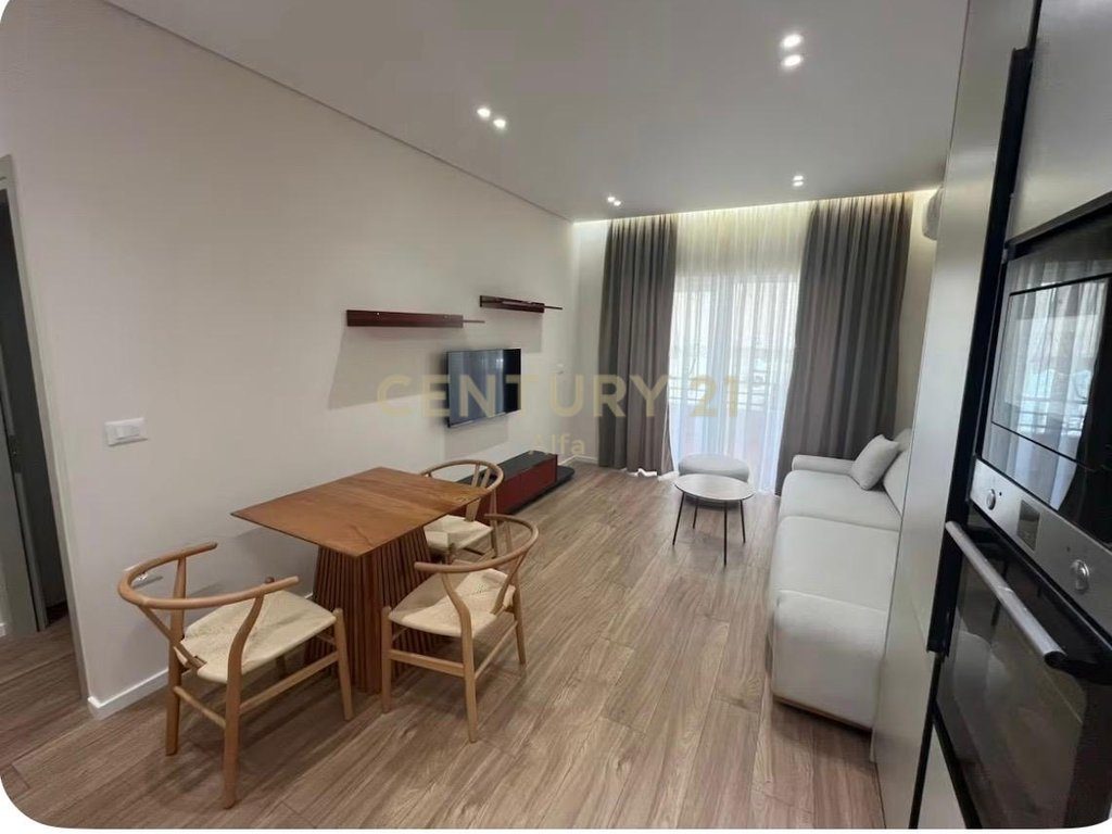 Super mundësi investimi në Sarandë  me Pamje nga deti!