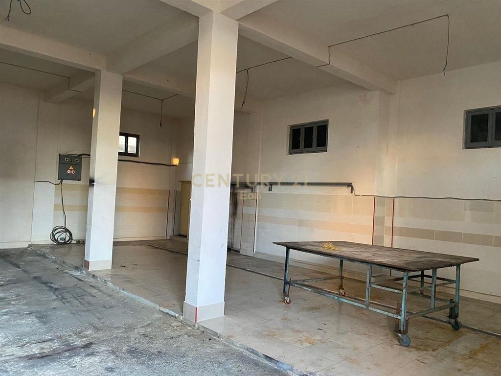 Magazinë Me Qira në Shkozet, Durrës !