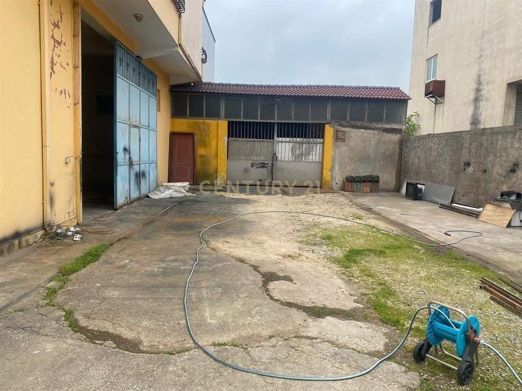 Magazinë Me Qira në Shkozet, Durrës !