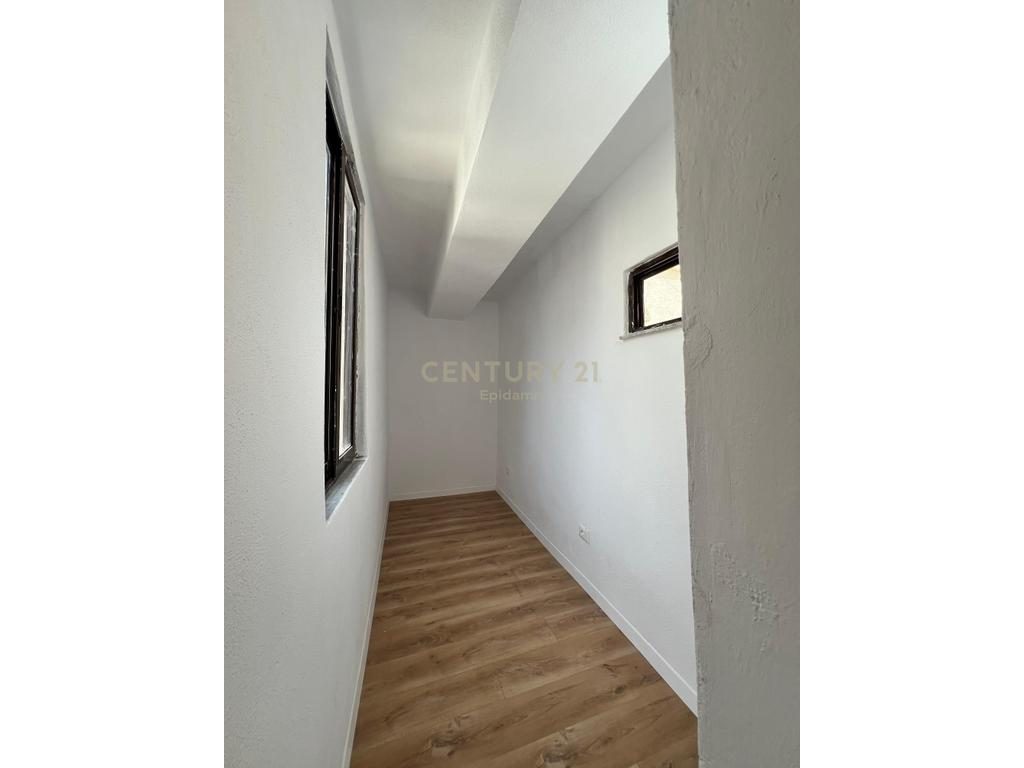 Shitet Apartament 2+1 pranë Shkollës “Kushtrimi i Lirisë”