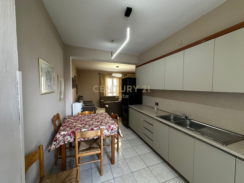 Apartament 3+1 Me Qira në Rruga Mine Peza, Tiranë - 600€ | 120 m²