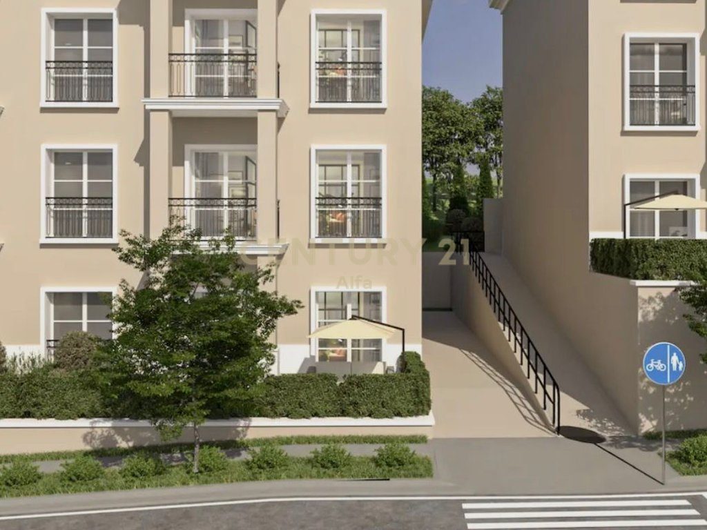 Shitet apartament 2+1+2 tek Rolling Hills Liqeni-Farke!
