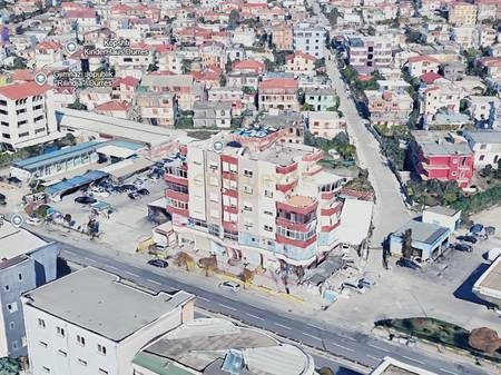 Ambient Komercial Me Qira në Hyrje te Durrësit !