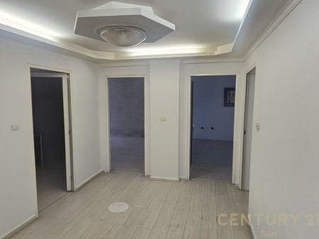 Zyrë Open Space  per  Qira tek Sheshi Willson, Tirana