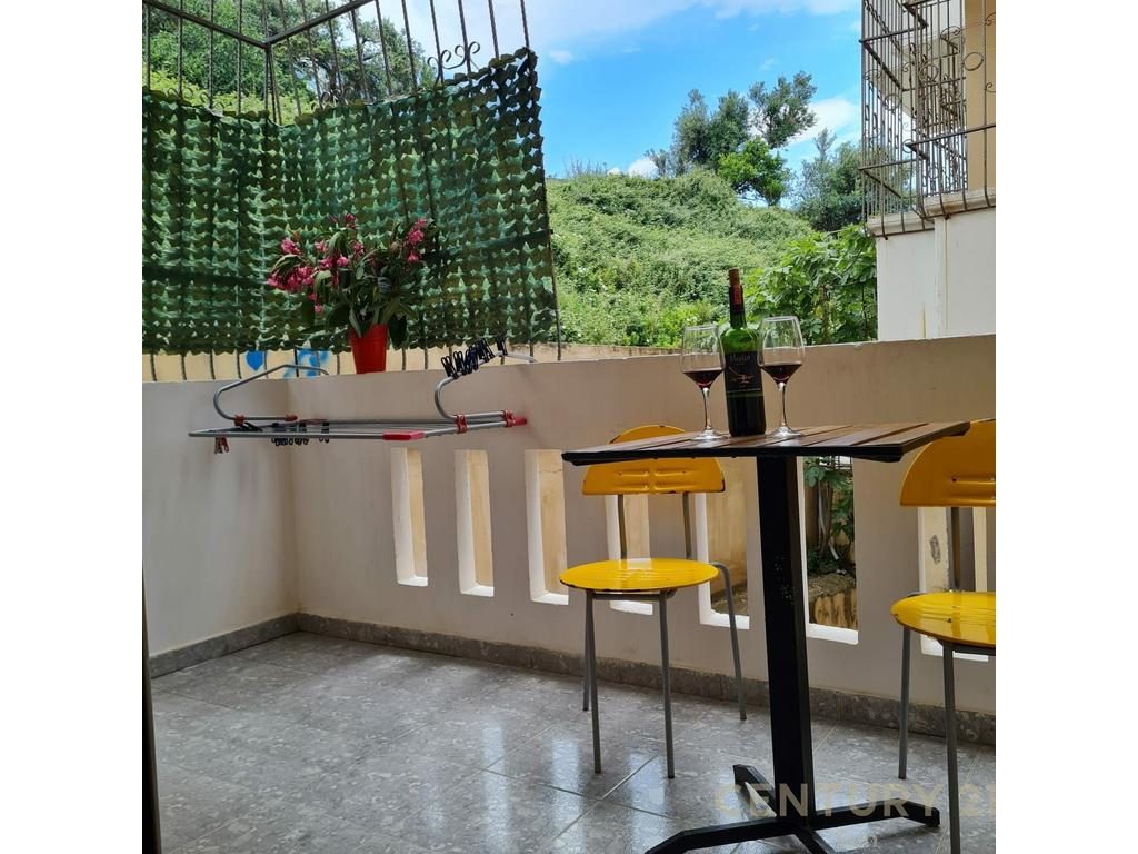 2 Apartament 1+1 Për Shitje në Vlorë