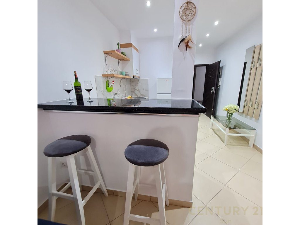 2 Apartament 1+1 Për Shitje në Vlorë