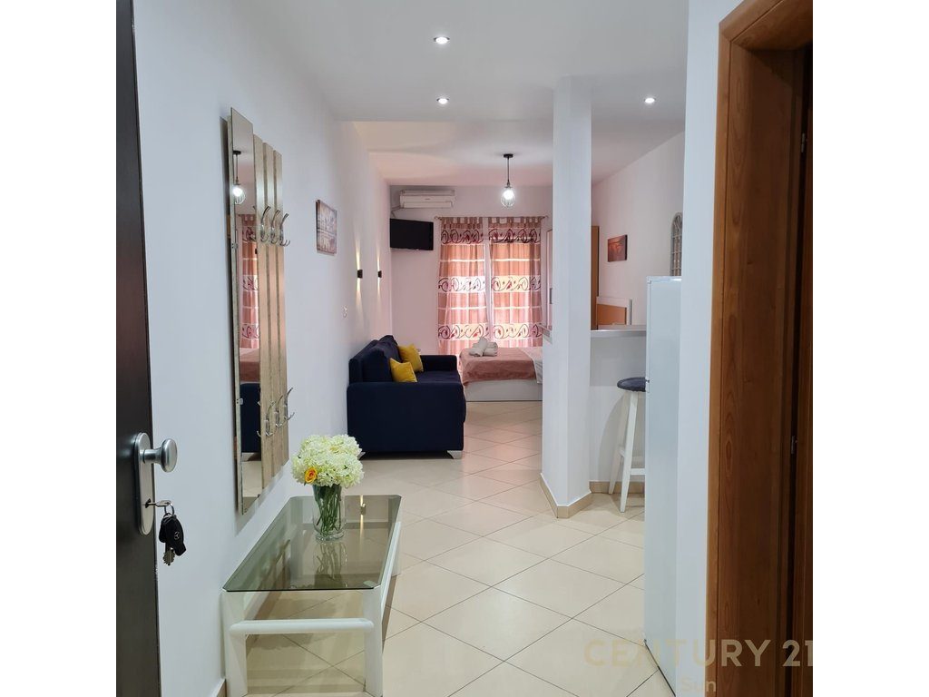 2 Apartament 1+1 Për Shitje në Vlorë