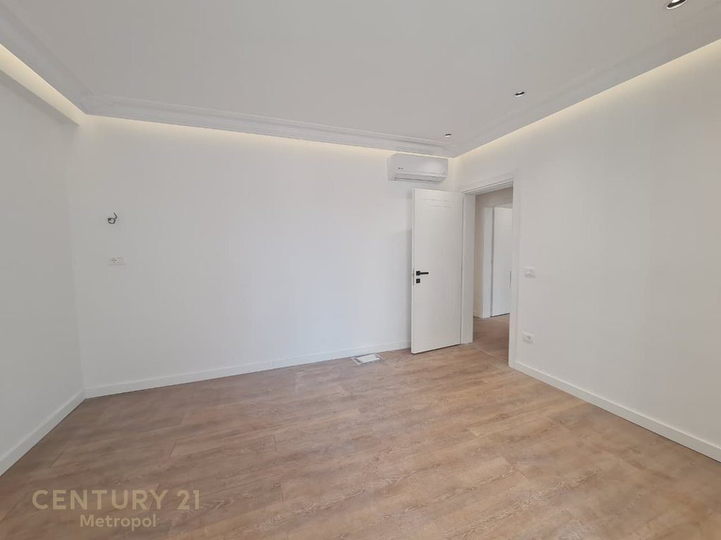 OFROJ PER QIRA AMBIENT PER ZYRA 150M, SHKOLLA E BALETIT!