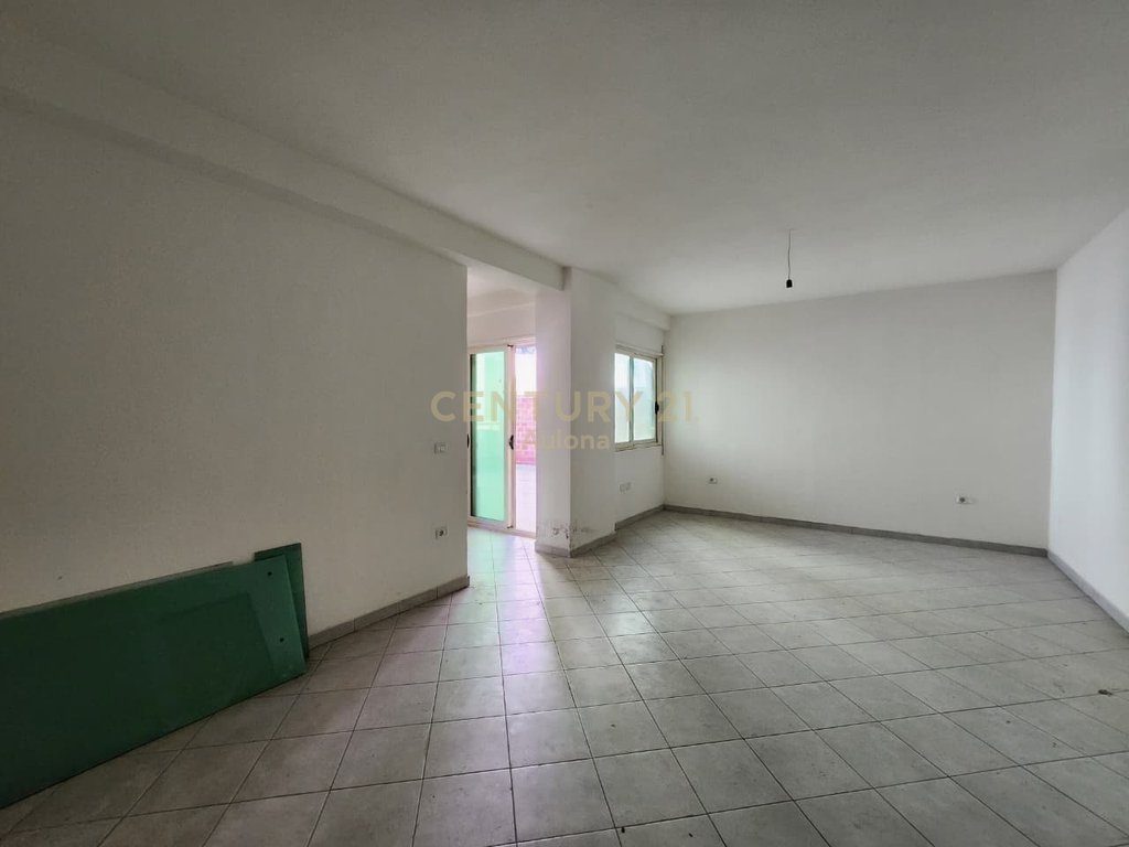 Apartament 1+1 me Verandë në Shitje te Kompleksi "Green Tower", Vlorë