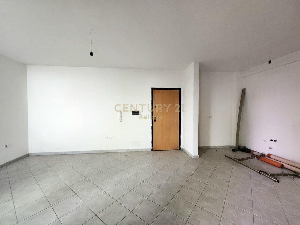Apartament 1+1 me Verandë në Shitje te Kompleksi "Green Tower", Vlorë