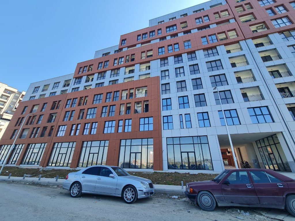 Shitet Apartament modern  1+1 me  verande ne Astir!