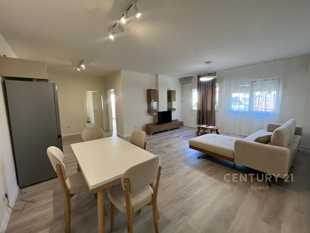Apartament 2+1 me qira tek Zogu i Zi!!