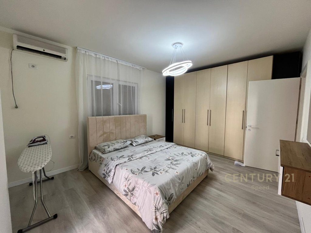 Apartament 2+1 me qira tek Zogu i Zi!!