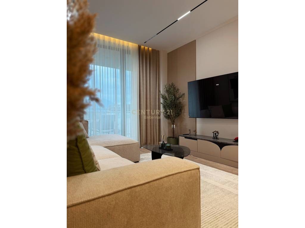 Apartament 2+1 Për Shitje te Rruga Mine Peza